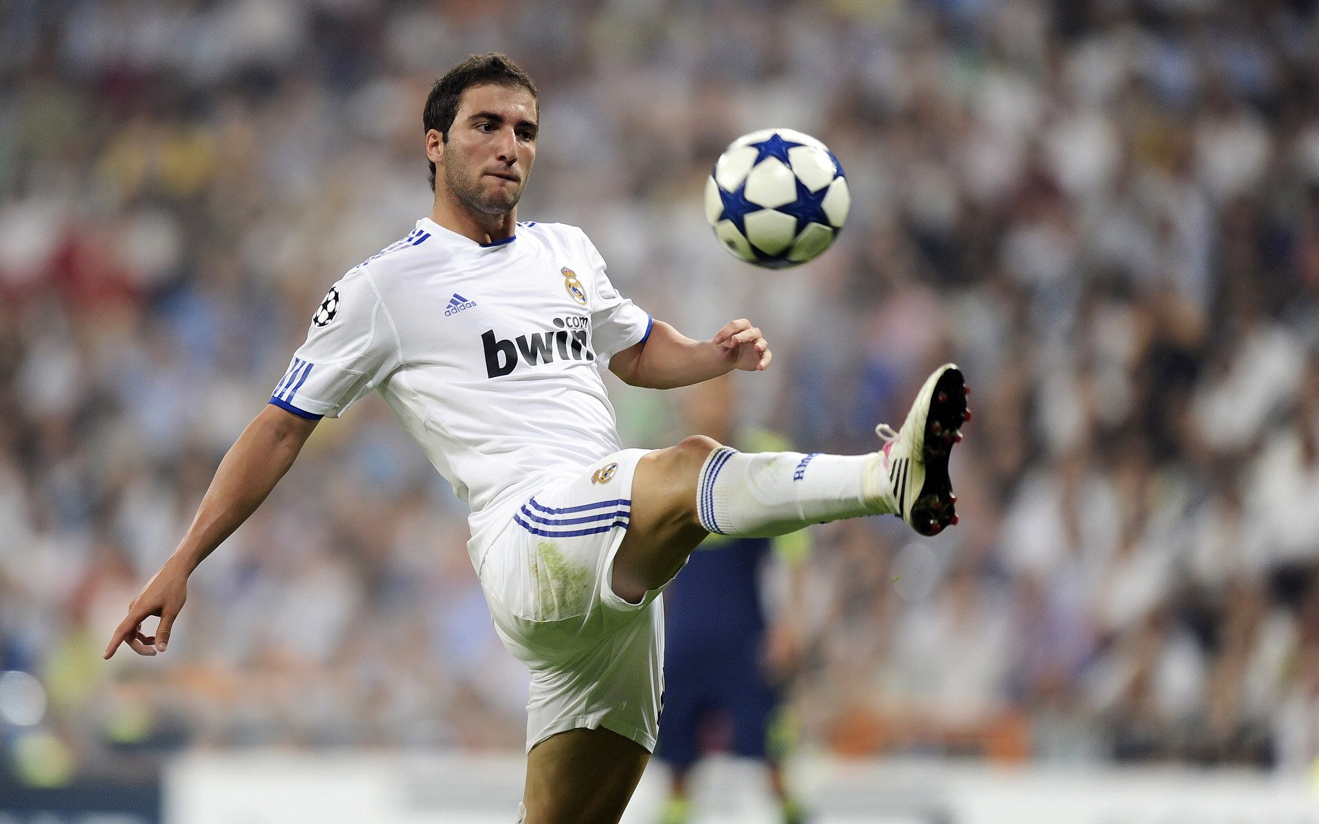 国际赛事的媒体传播策略在社媒时代得到创新,大型赛事媒体工作的三大区域